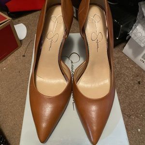 Jessica Simpson pumps